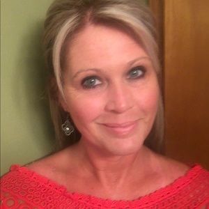 Meet your Posher, Angie